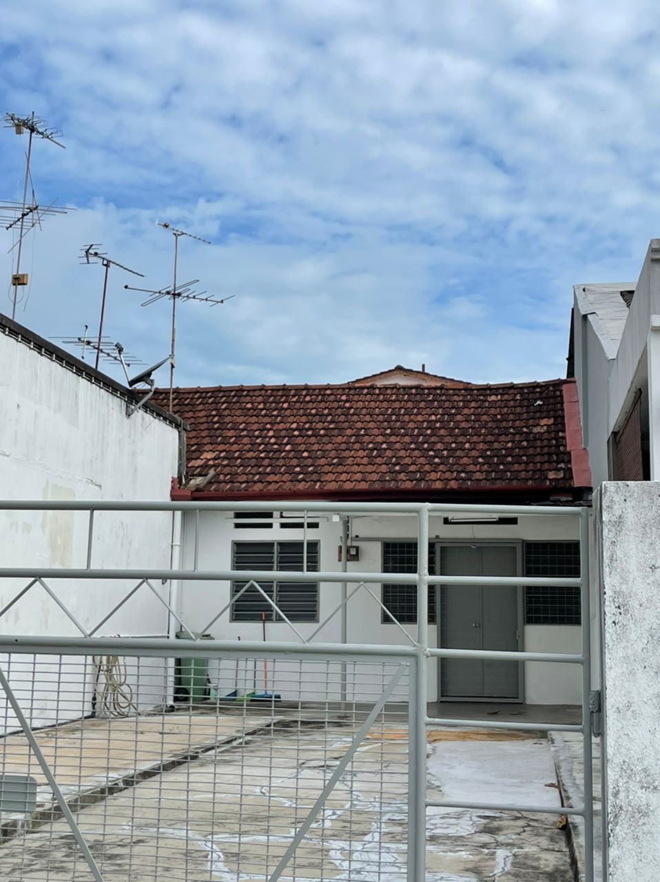 Mount Erskine 1 Terrace House Tanjung Tokon - photo 4