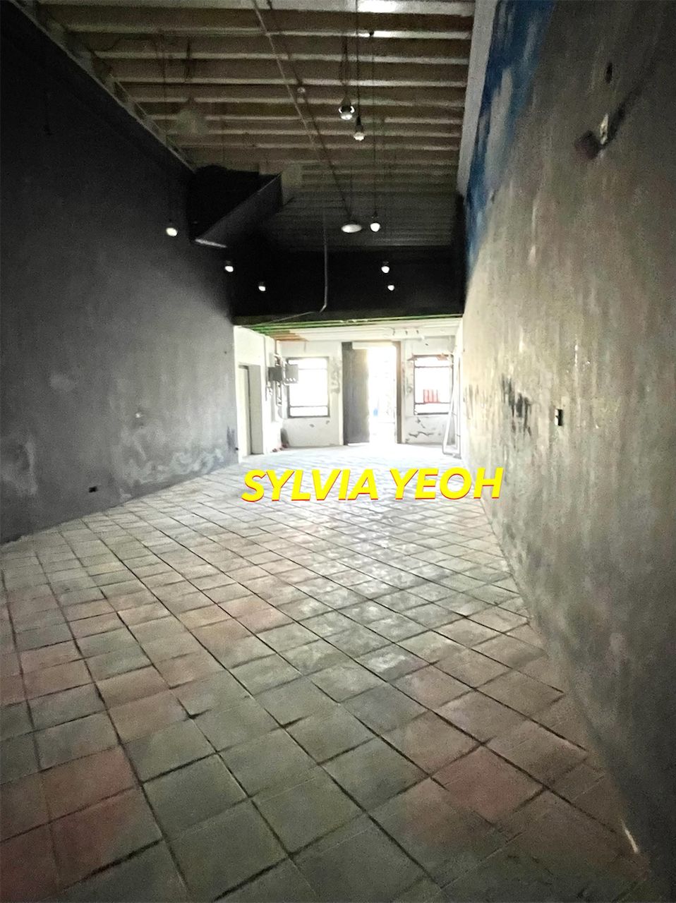 Weld Quay Ground Floor Shop Seaview 3392sf - photo 4
