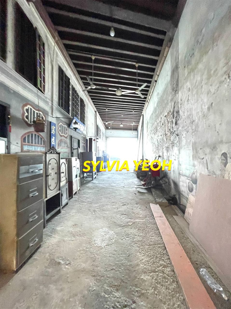 Weld Quay Ground Floor Shop Seaview 3392sf - photo 5