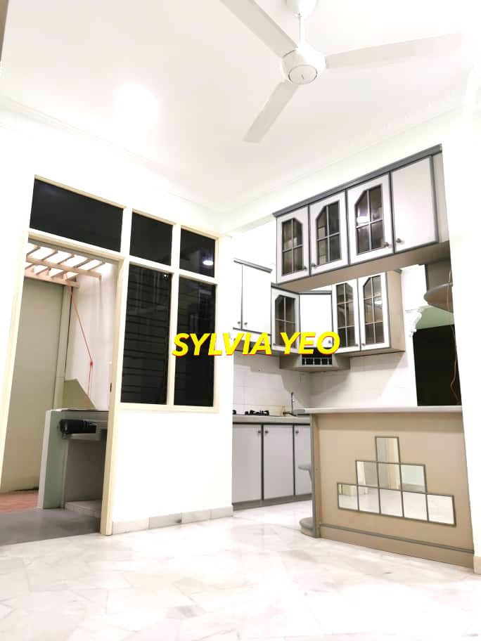 Tanjung Bungah Townhouse 4 Room Villa Bunga Telang - photo 3