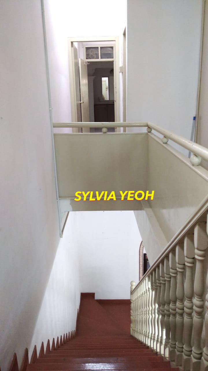 Solok Jones 2 Storey Terrace House, Pulau Tikus - photo 12