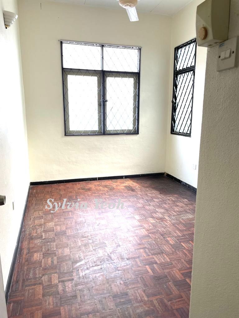 Sungai Ara 2 Storey Terrace House - photo 4