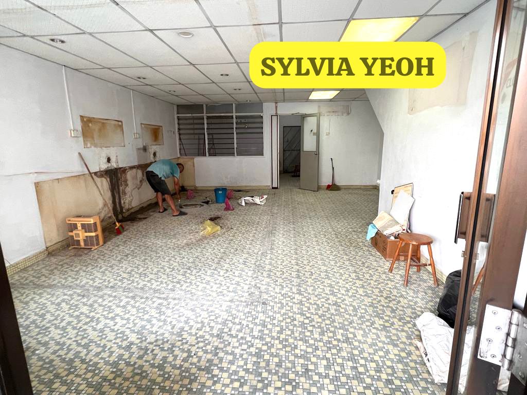 Georgetown GROUND FLOOR SHOP LOT Facing Main Road - photo 3