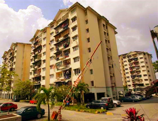 Nr Subang Apartment Taman Bunga Negara Seksyen 27 - photo 2