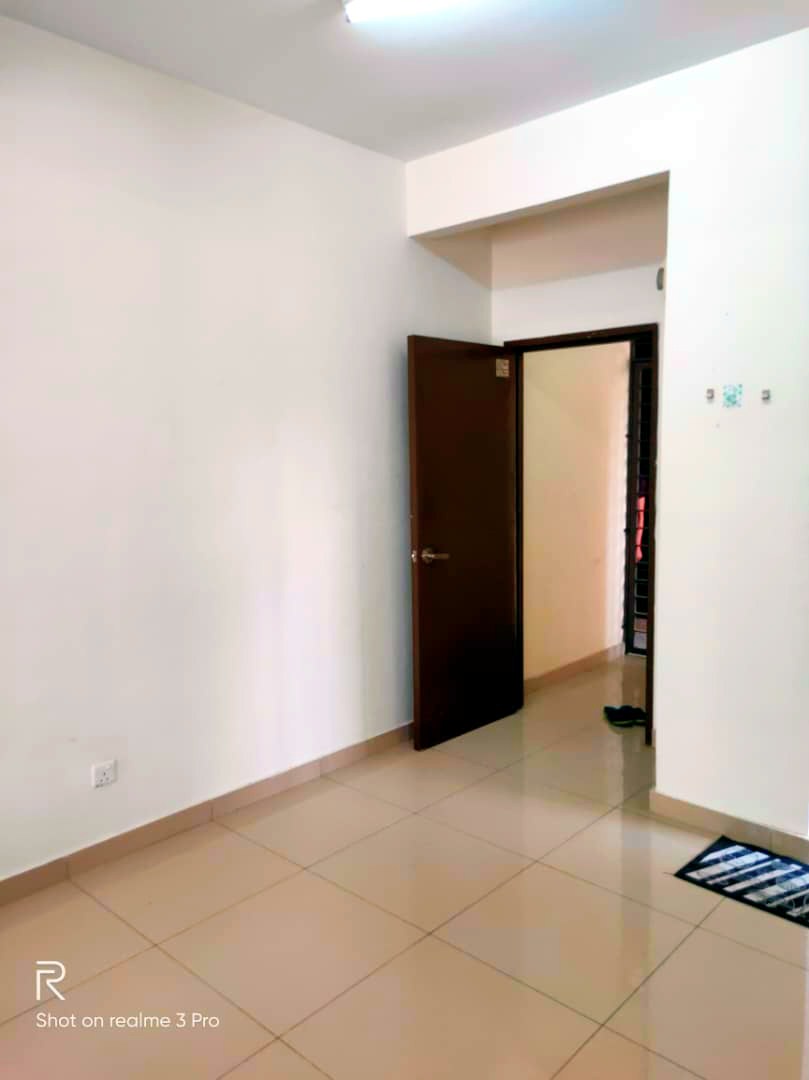 Partly Furnished, Seri Pegaga Desa Alam Shah Alam - photo 5