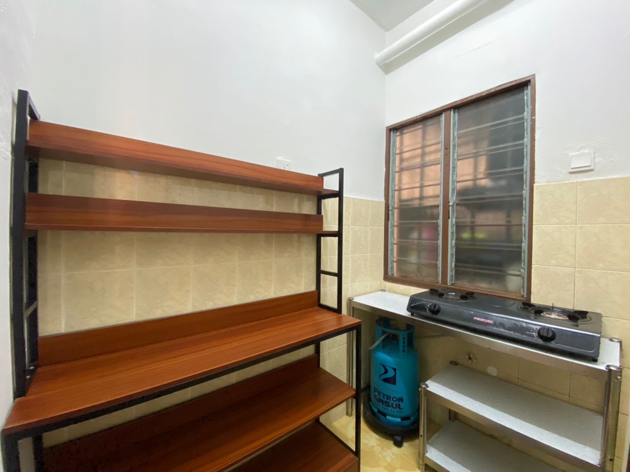 Fully Furnished Flat PKNS Seksyen 7 By Mugu - photo 7
