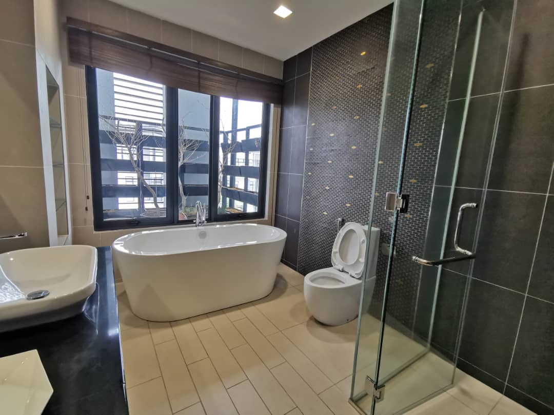 HIGH CLASS FREEHOLD SEMI D AT AUGUSTA PUTRAJAYA - photo 10