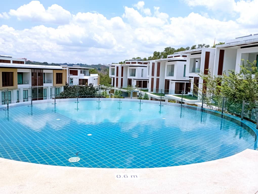 Luxurious Freehold L ...