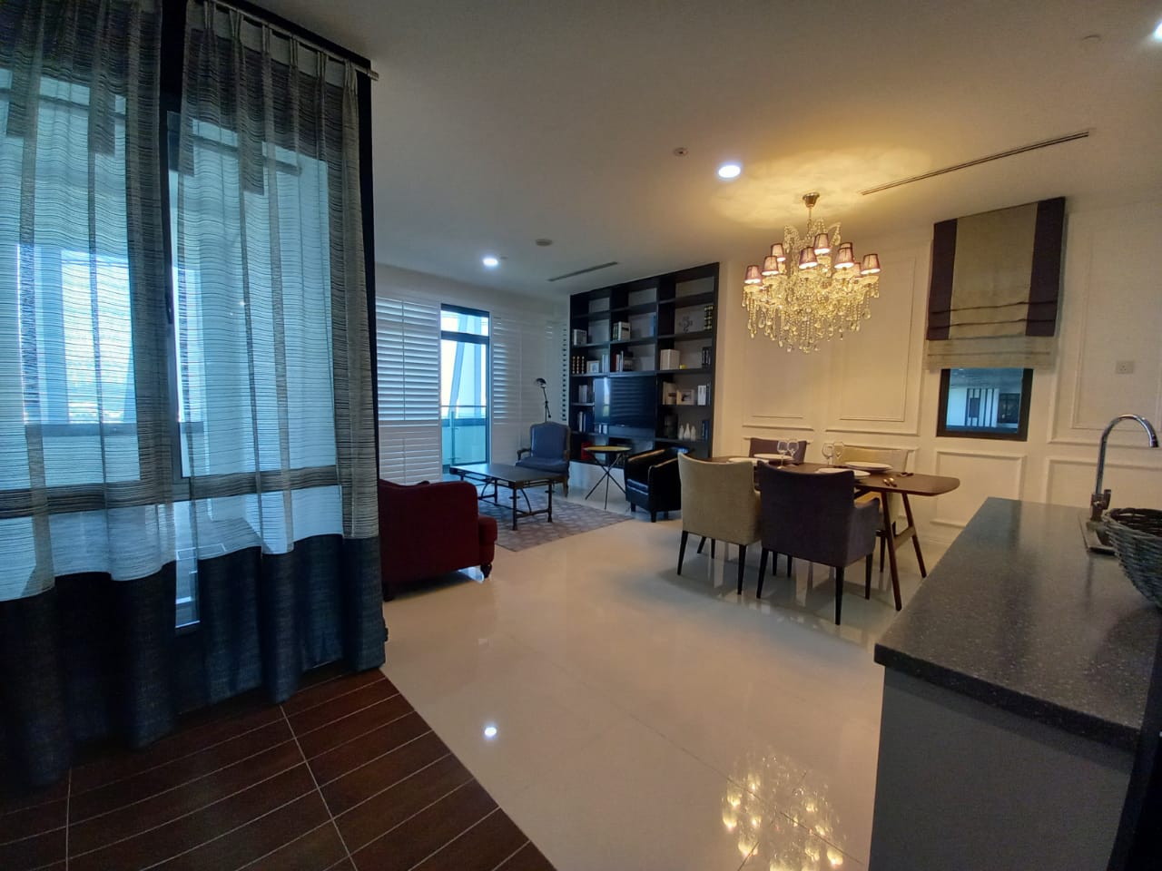 AURA RESIDENCE PRECI ...