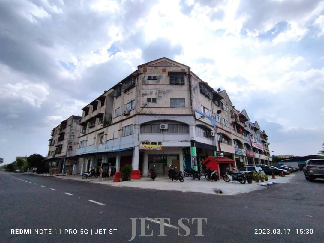 Corner Shoplot Sungai Jati, Klang, Facing Main Roa