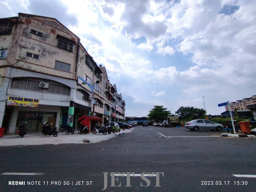 Corner Shoplot Sungai Jati, Klang, Facing Main Roa - photo 3