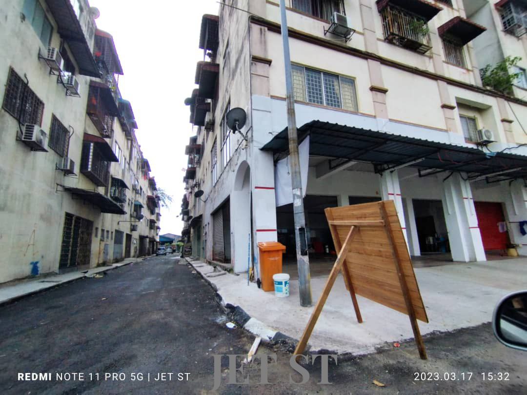 Corner Shoplot Sungai Jati, Klang, Facing Main Roa - photo 4