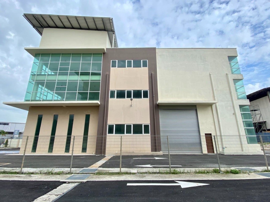 4-STOREY SEMI-D WAREHOUSE SHAH ALAM PREMIER INDUST - photo 4