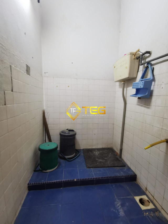 Taman Sentosa Klang  1 Storey end lot 1100 rent - photo 5