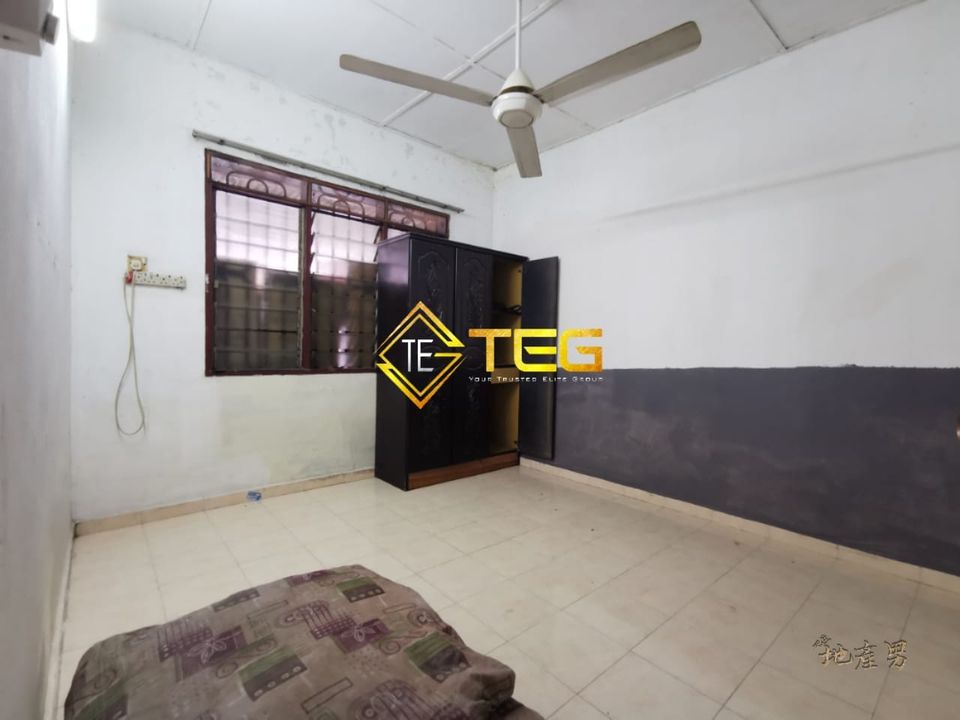 Taman Sentosa Klang  1 Storey end lot 1100 rent - photo 9