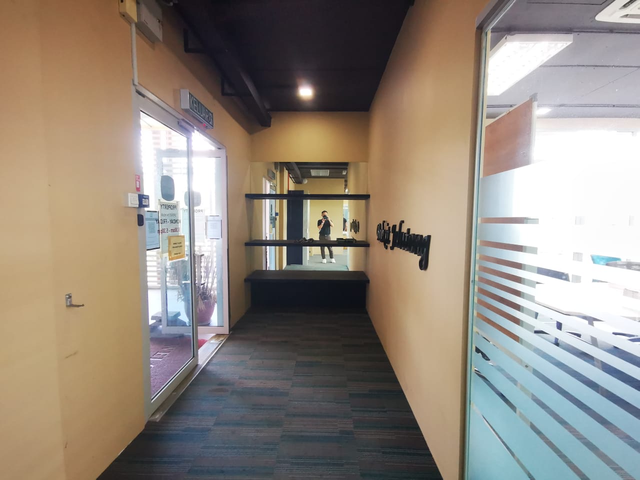 DVIDA BUSINESS CENTER  Bukit Jelutong OFFICE - photo 2