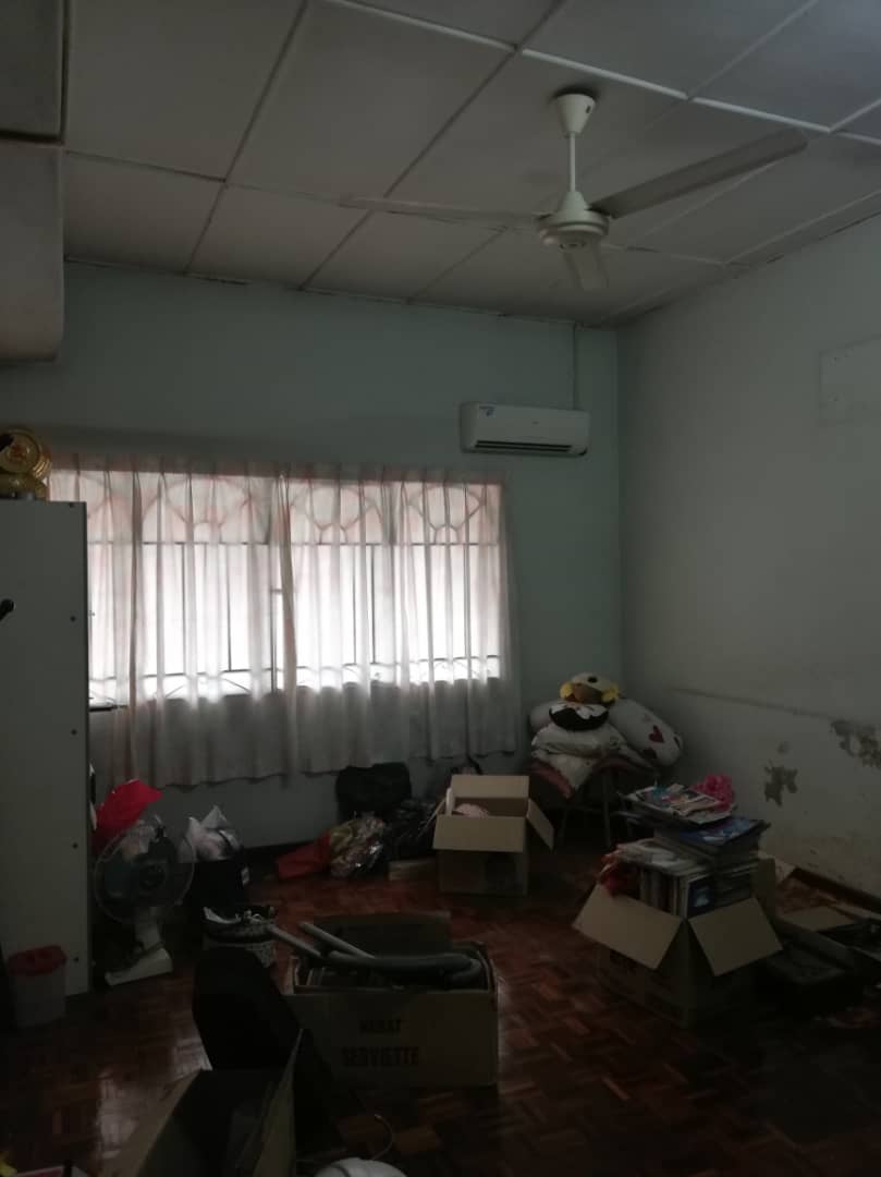 Taman Wilayah Selayang Two Storey House - photo 5