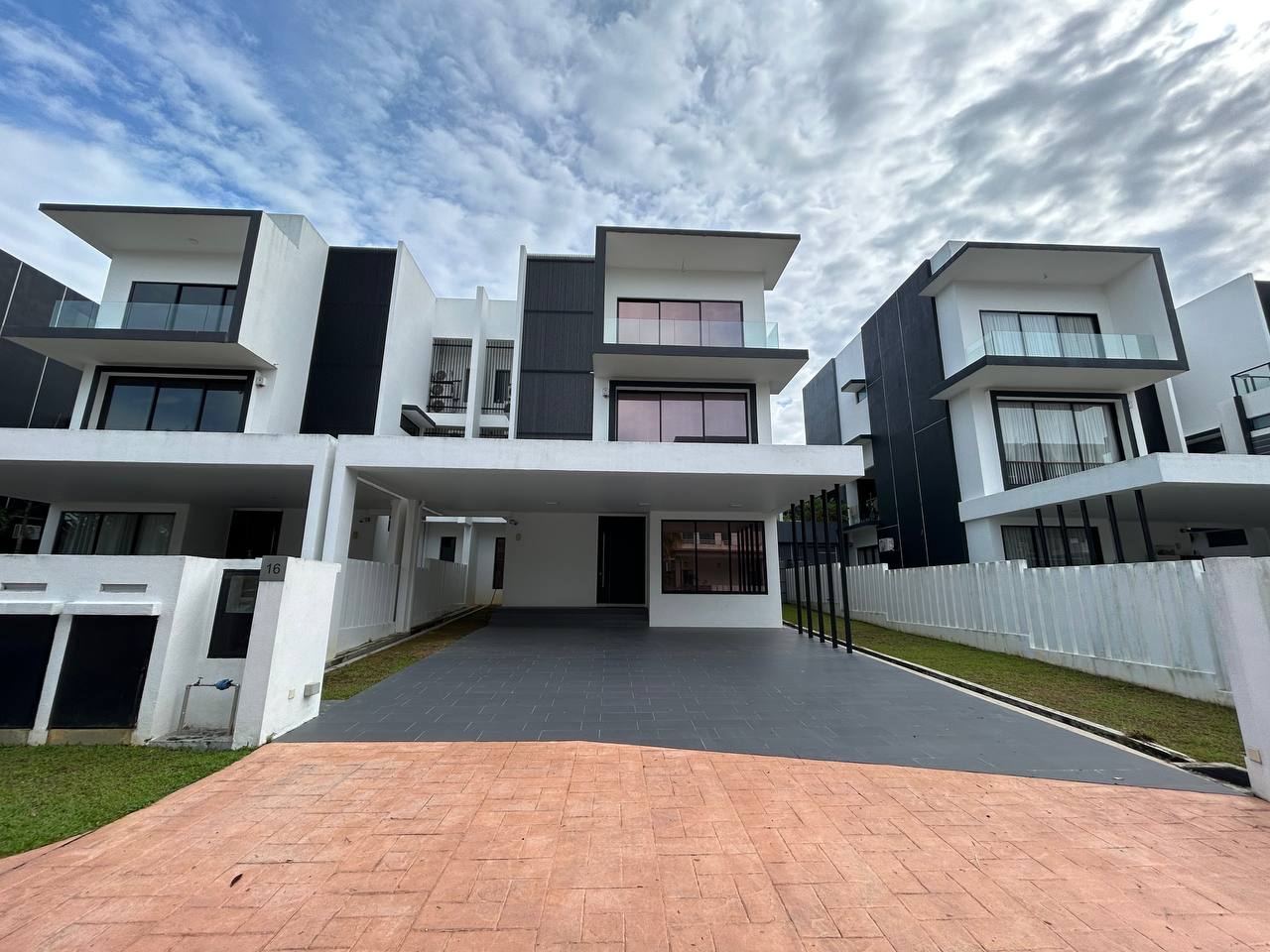Semi D 3 Storey Jelutong Height Bukit Jelutong - photo 2