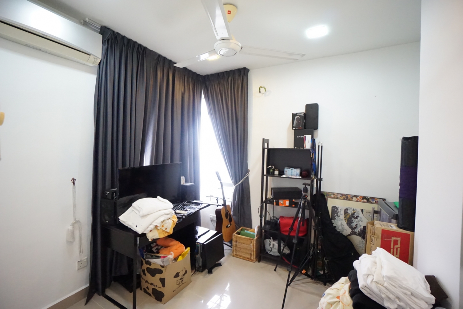 Prima U1 Condominium Urgent For Sale, Below market