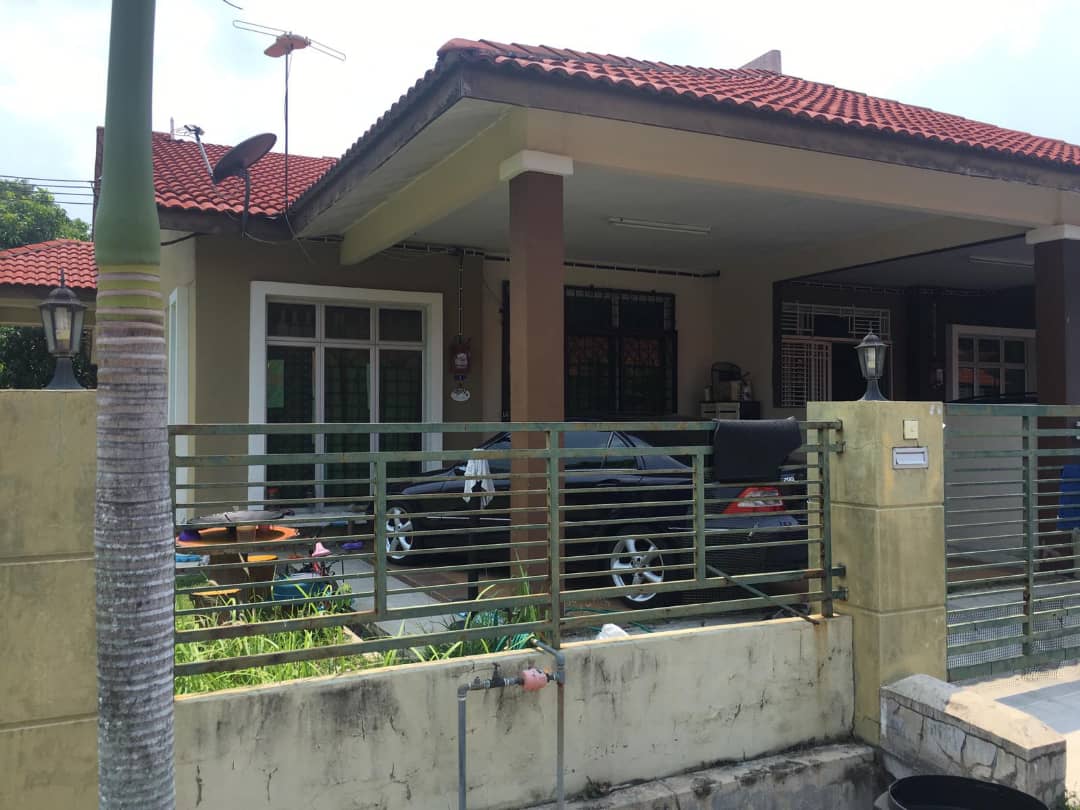 Teres Setingkat Taman Paya Rumput Indah, Melaka - photo 3