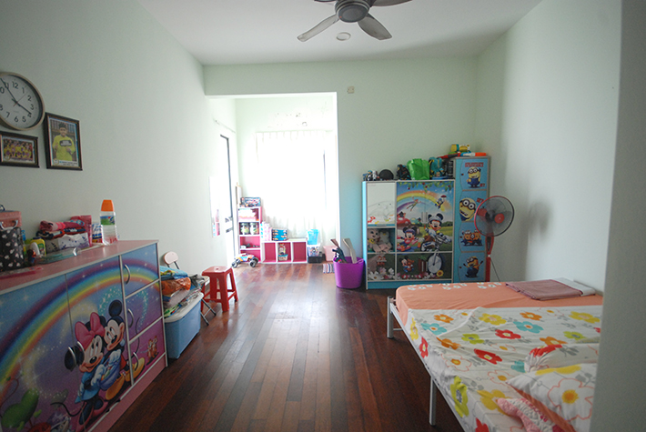 Renovated End Lot Double Storey at Alam Impian - photo 6