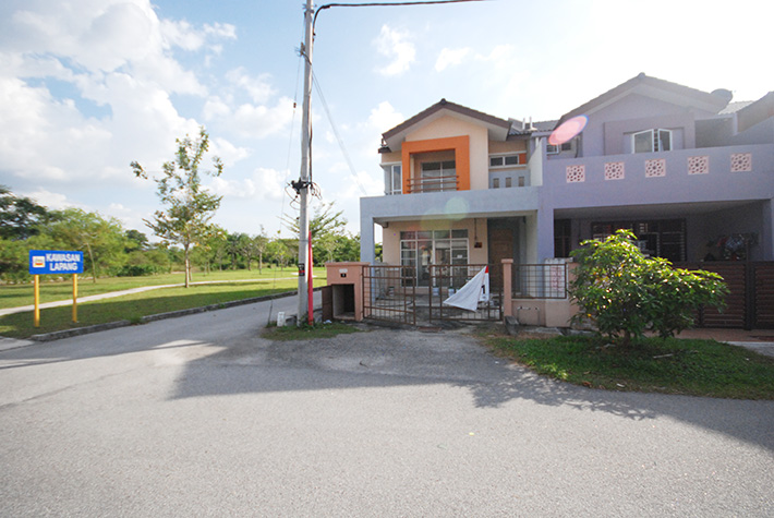 2 Storey Castana, Seri Pristana, Sungai Buloh - photo 4