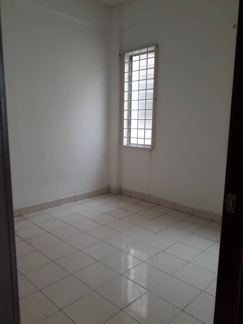 228 Condominium Selayang - photo 2