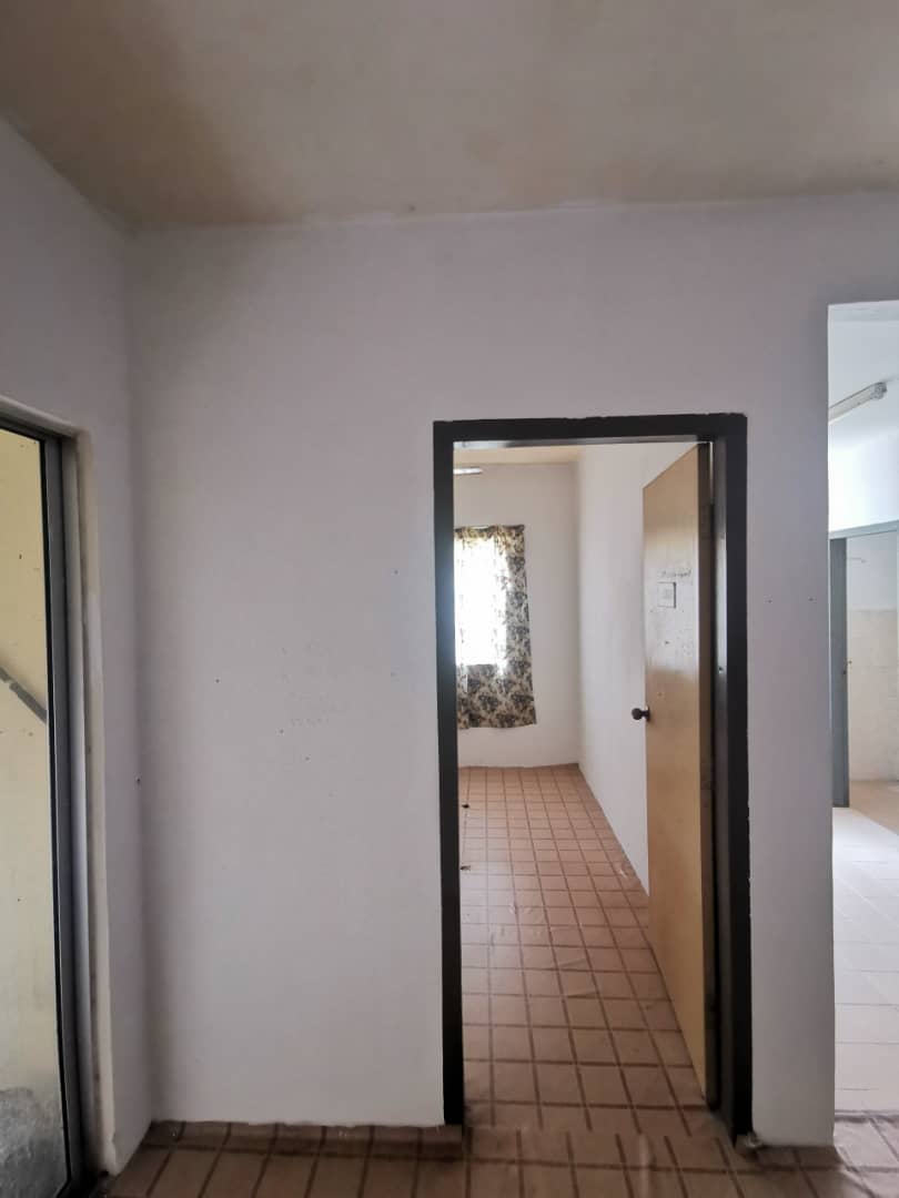 FREEHOLD APARTMENT FLAT DAHLIA SEREMBAN 2 - photo 4