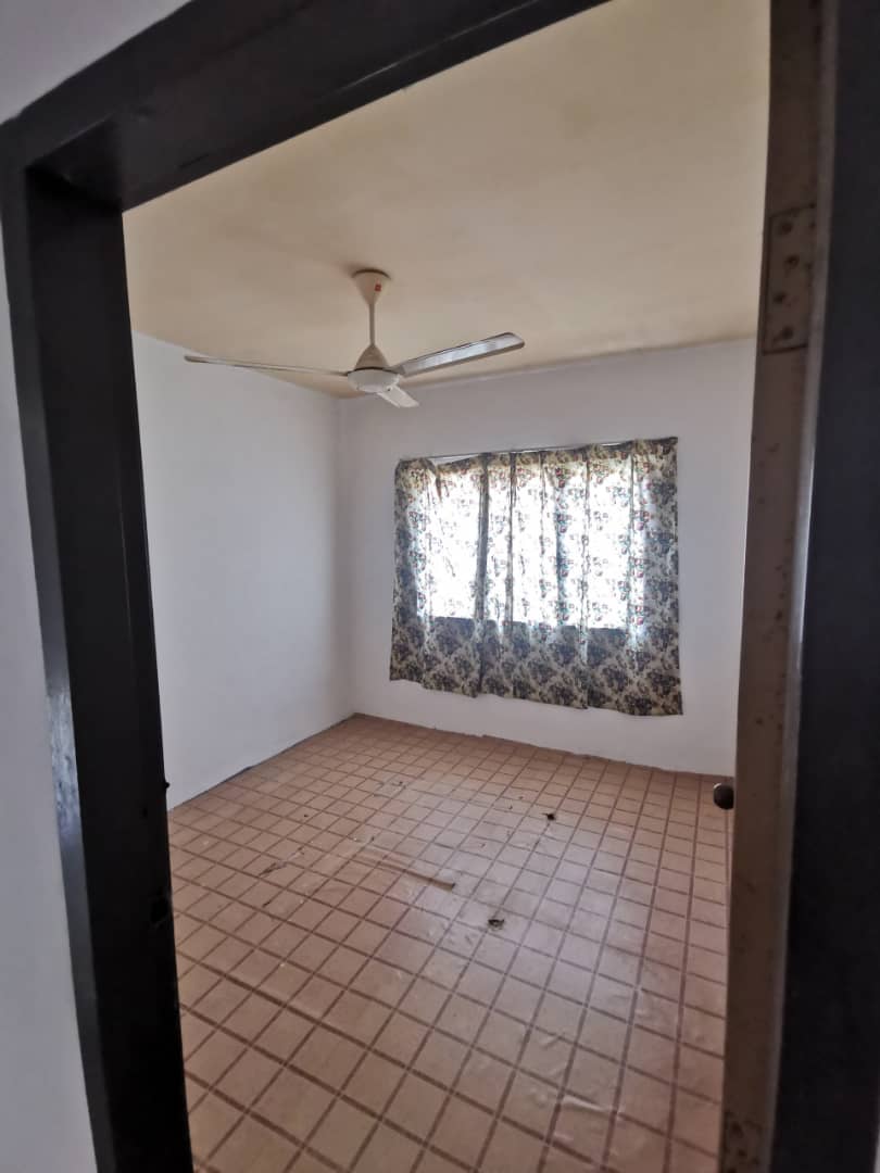 FREEHOLD APARTMENT FLAT DAHLIA SEREMBAN 2 - photo 5