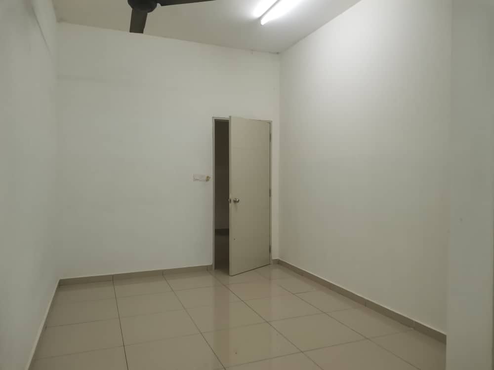 2STY HIJAYU 3D BANDAR SRI SENDAYAN SEREMBAN - photo 4
