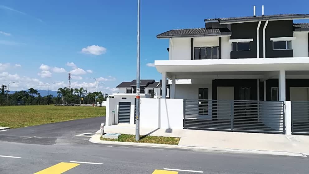 2STY ENDLOT BANDAR AINSDALE NICE UNIT