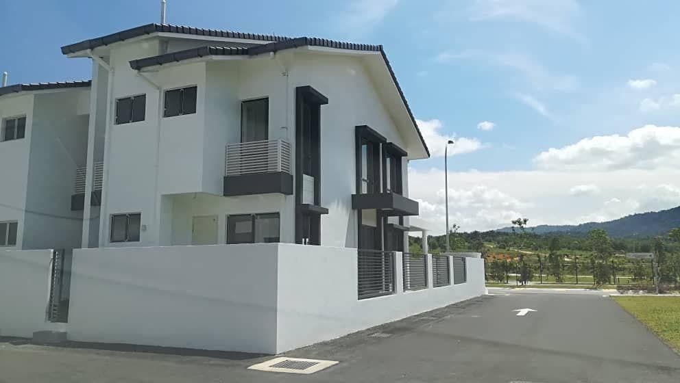 2STY ENDLOT BANDAR AINSDALE NICE UNIT - photo 2