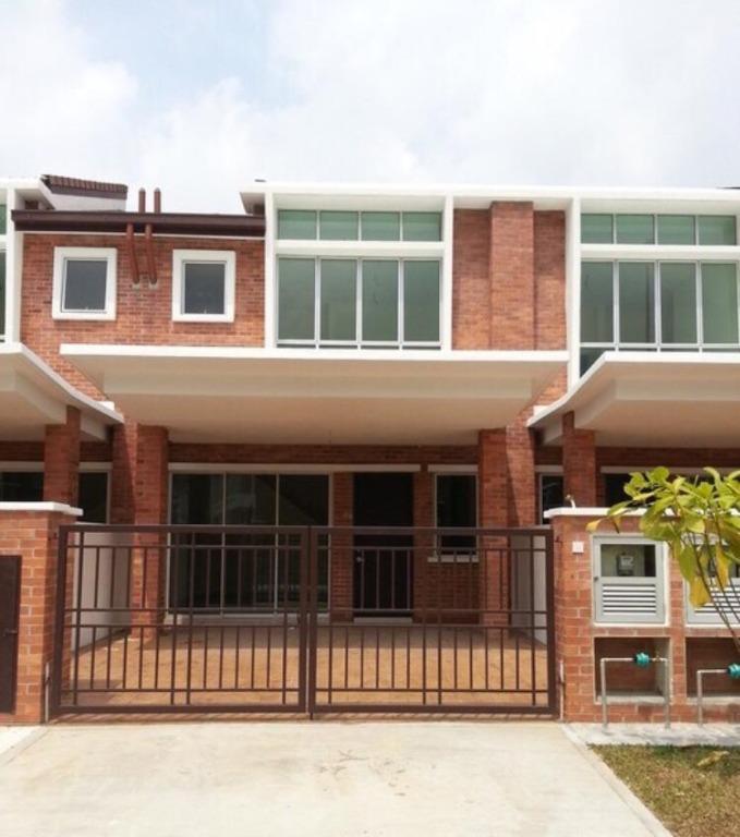 SALE 20x70 2Sty New Property Palm Walk 3