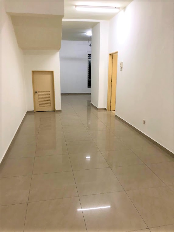Ground Floor Townhouse Bayu Parkville - photo 2