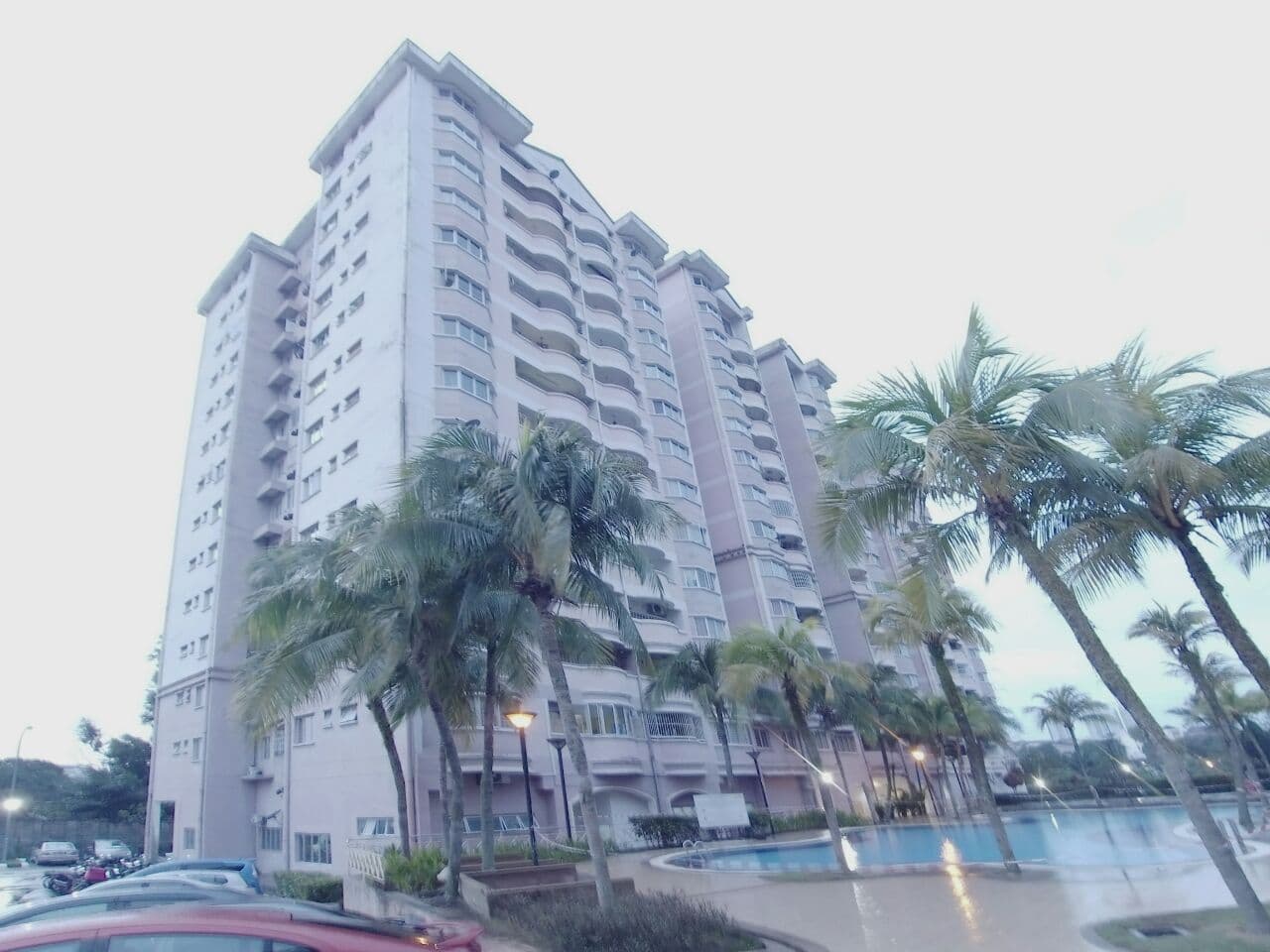DESA SAUJANA APARTMENT SERI KEMBANGAN