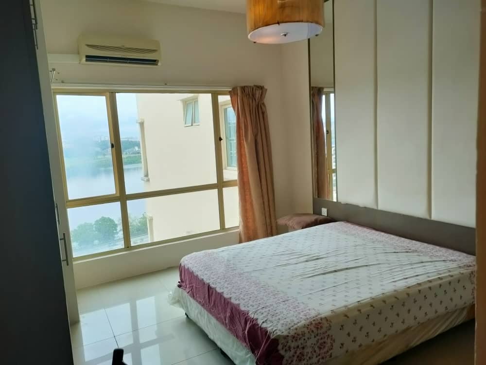 CONDO EAST LAKE SERI KEMBANGAN - photo 2