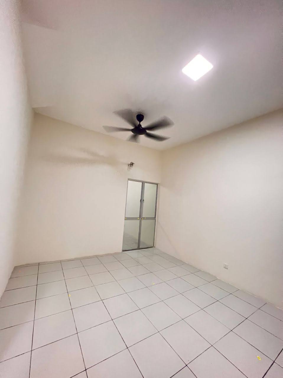 GROUND FLOOR TOWNHOUSE KITA BAYU CYBERSOUTH - photo 4