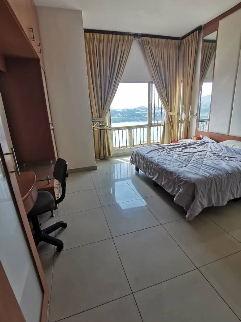 CONDO EAST LAKE SERI KEMBANGAN - photo 2