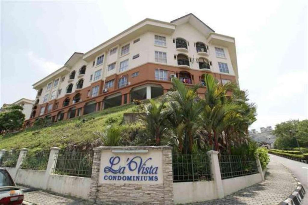 LA VISTA CONDO PUCHONG