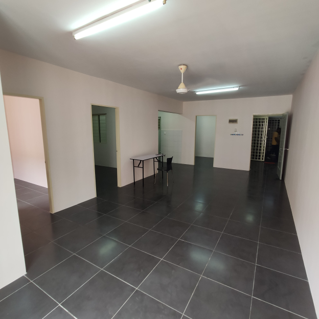 RENT NEWLY PAINT APARTMENT LAKEVIEW BATU CAVES - photo 4