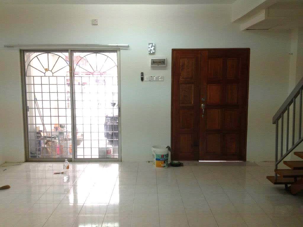 RENT 2STY LEP 3 TAMAN LESTARI PUTRA SERI KEMBANGAN - photo 2