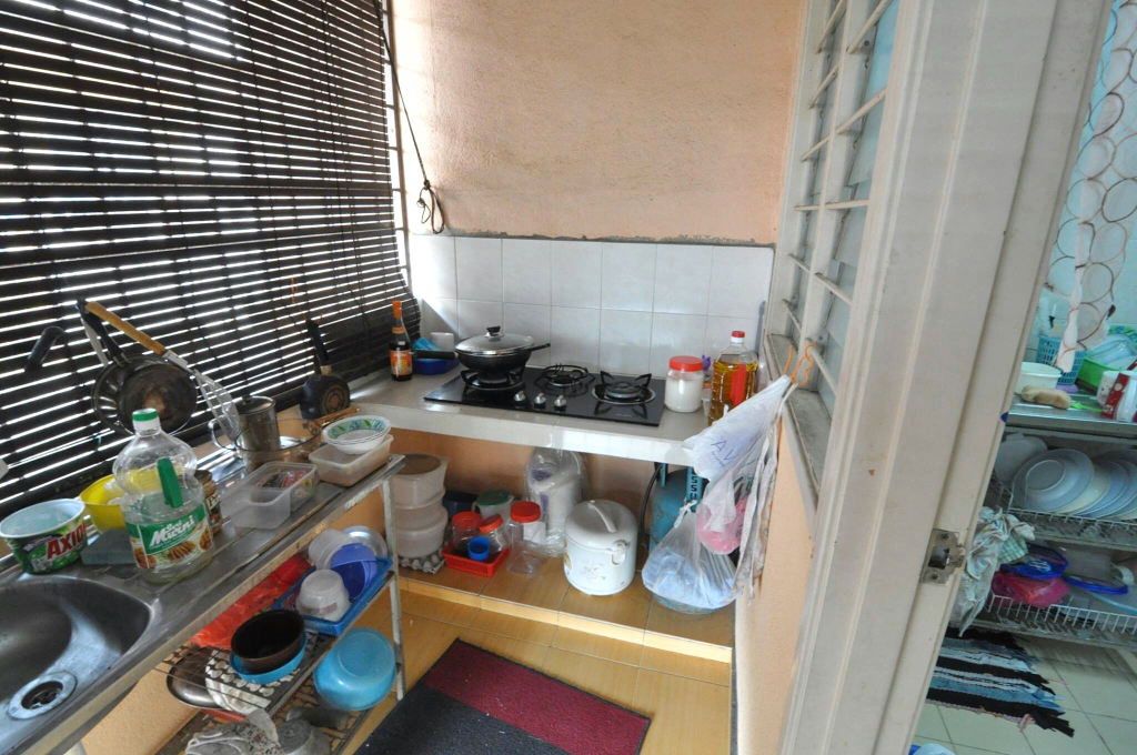 RUMAH TERES DUA TINGKAT, TAMAN IMPIAN PUTRA, BANGI - photo 5