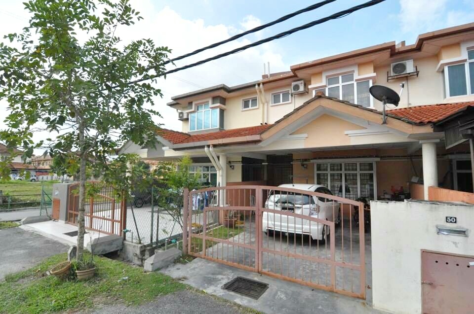 RUMAH TERES DUA TINGKAT, TAMAN IMPIAN PUTRA, BANGI