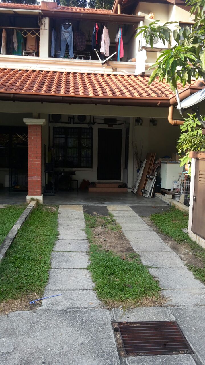 Townhouse 1sty Desa Damai, Alam Damai, Cheras - photo 2