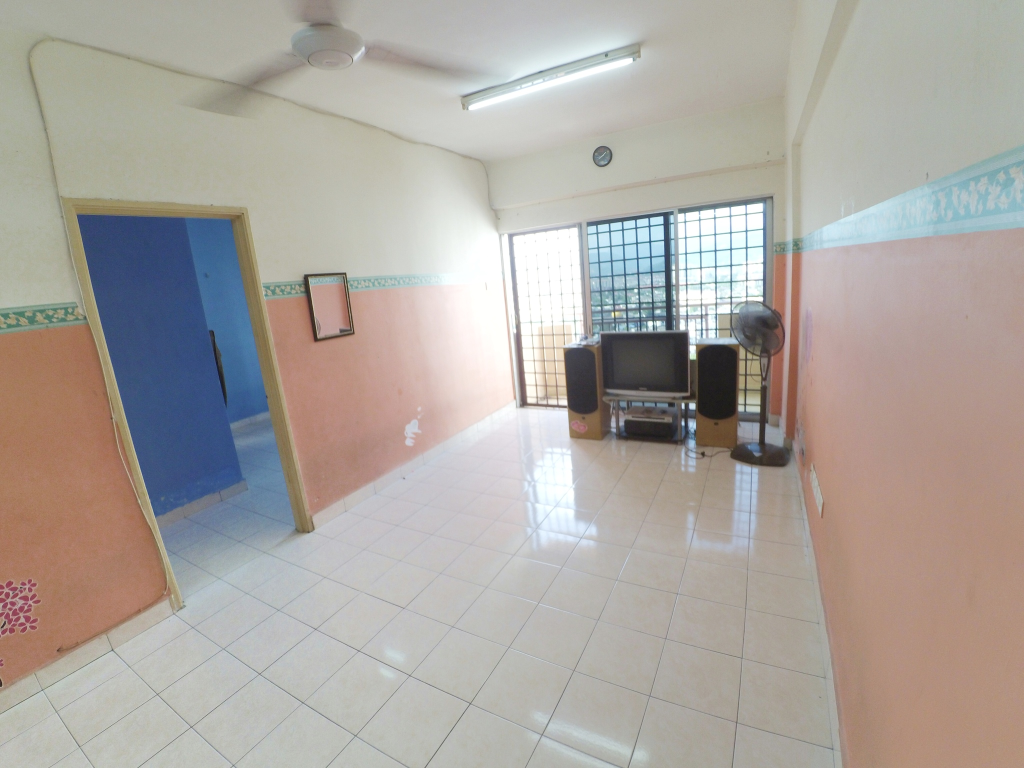 SRI GOTONG APARTMENT, BATU CAVES, SELAYANG, GOMBAK - photo 2