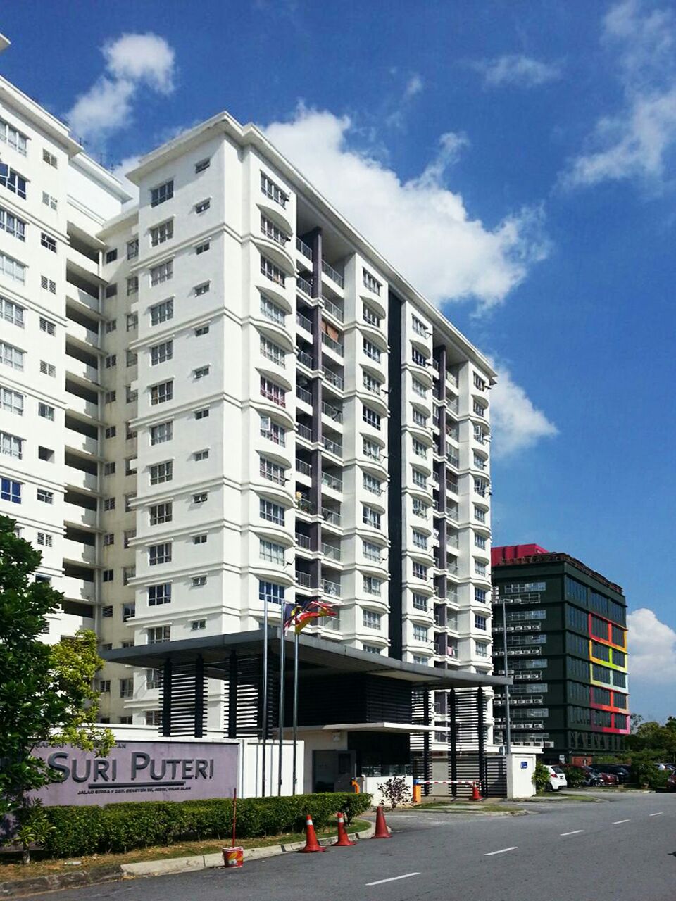 SURI PUTERI SERVICE APARTMENT SEKSYEN 20 SHAH ALAM - photo 10