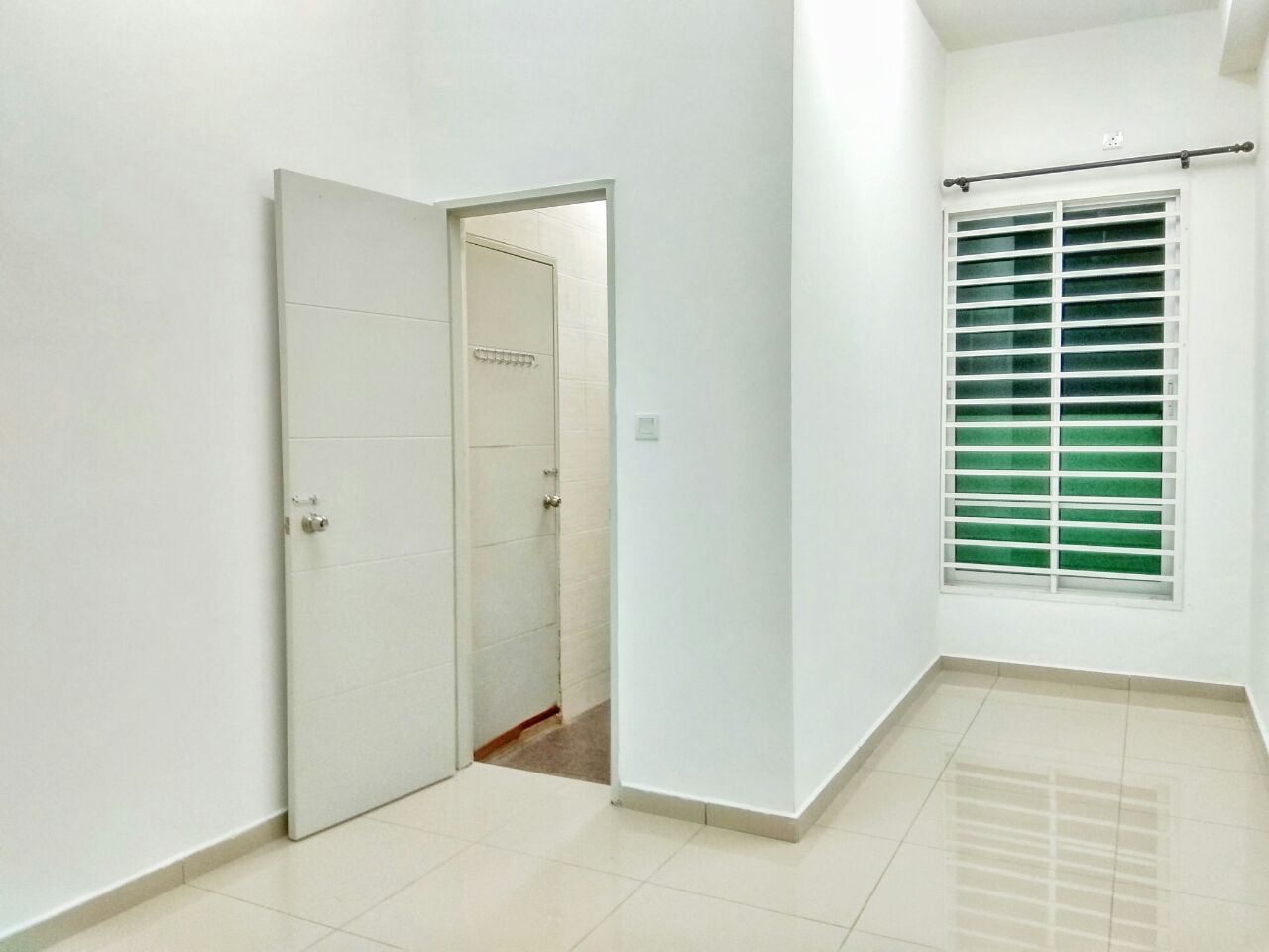 2 STOREY TERRACE HOUSE, NUSARI AMAN 3, SENDAYAN - photo 8