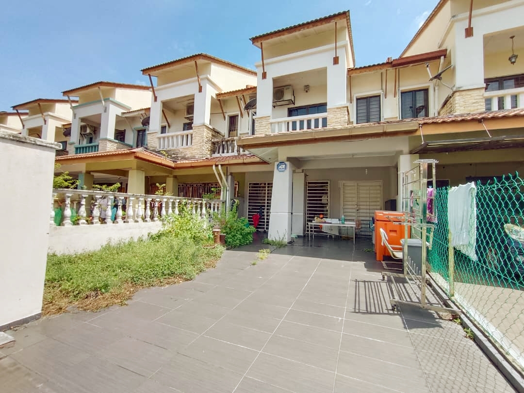 DOUBLE STOREY HOUSE BANDAR NUSAPUTRA - photo 3
