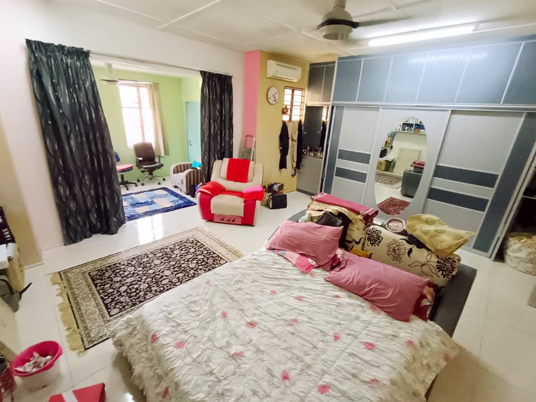 DOUBLE STOREY HOUSE BANDAR NUSAPUTRA - photo 6