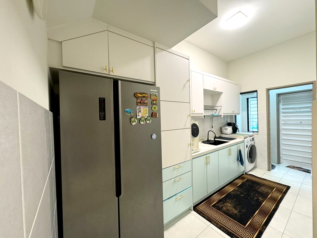 Lower Unit Elegan Residensi Townhouse - photo 2